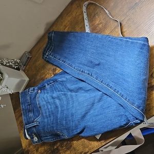 EUC womens Levi Jean's Size 12 M